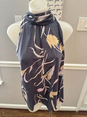 Diane Von Furstenberg DVF 100% Silk Tie High Neck Floral Print Blouse Medium